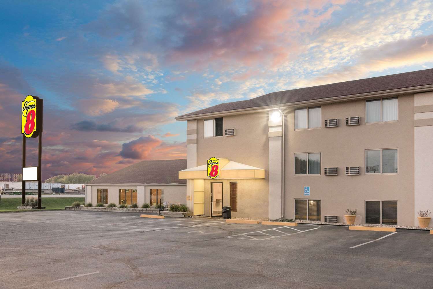 Hotel SUPER 8 WATERTOWN