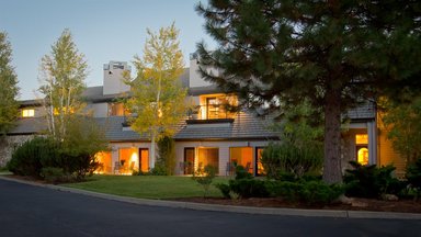 Hotel PINE RIDGE INN