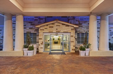 Hotel HOLIDAY INN EXPRESS & SUITES BRADY