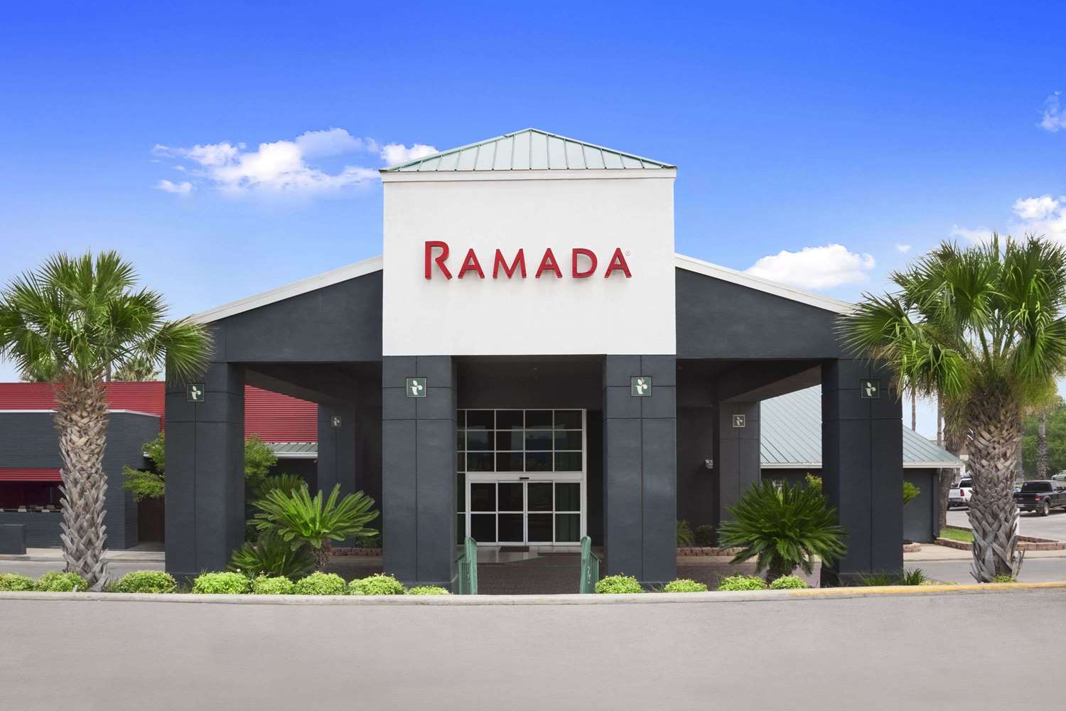 Hotel RAMADA DEL RIO