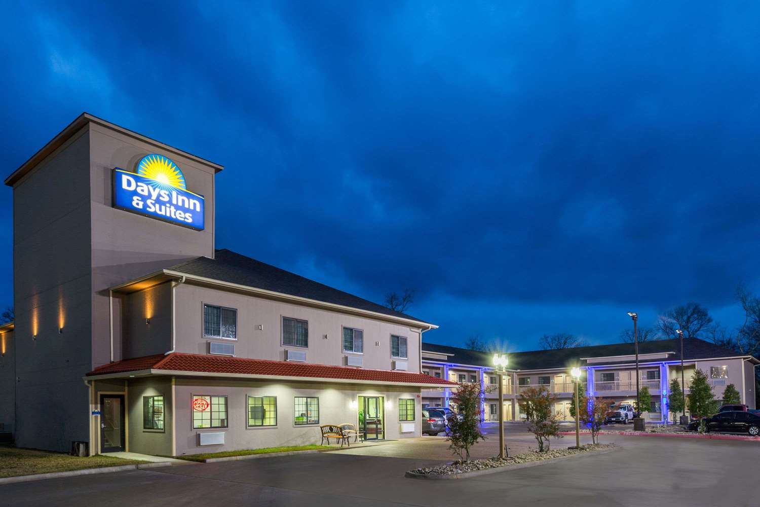 Hotel DAYS INN & SUITES MADISONVILLE