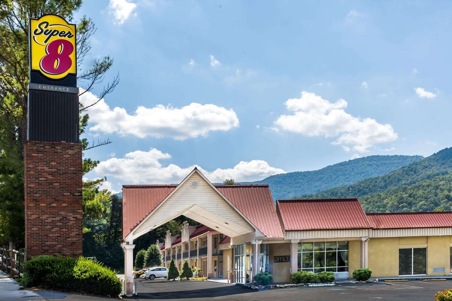 Hotel SUPER 8 CARYVILLE TN