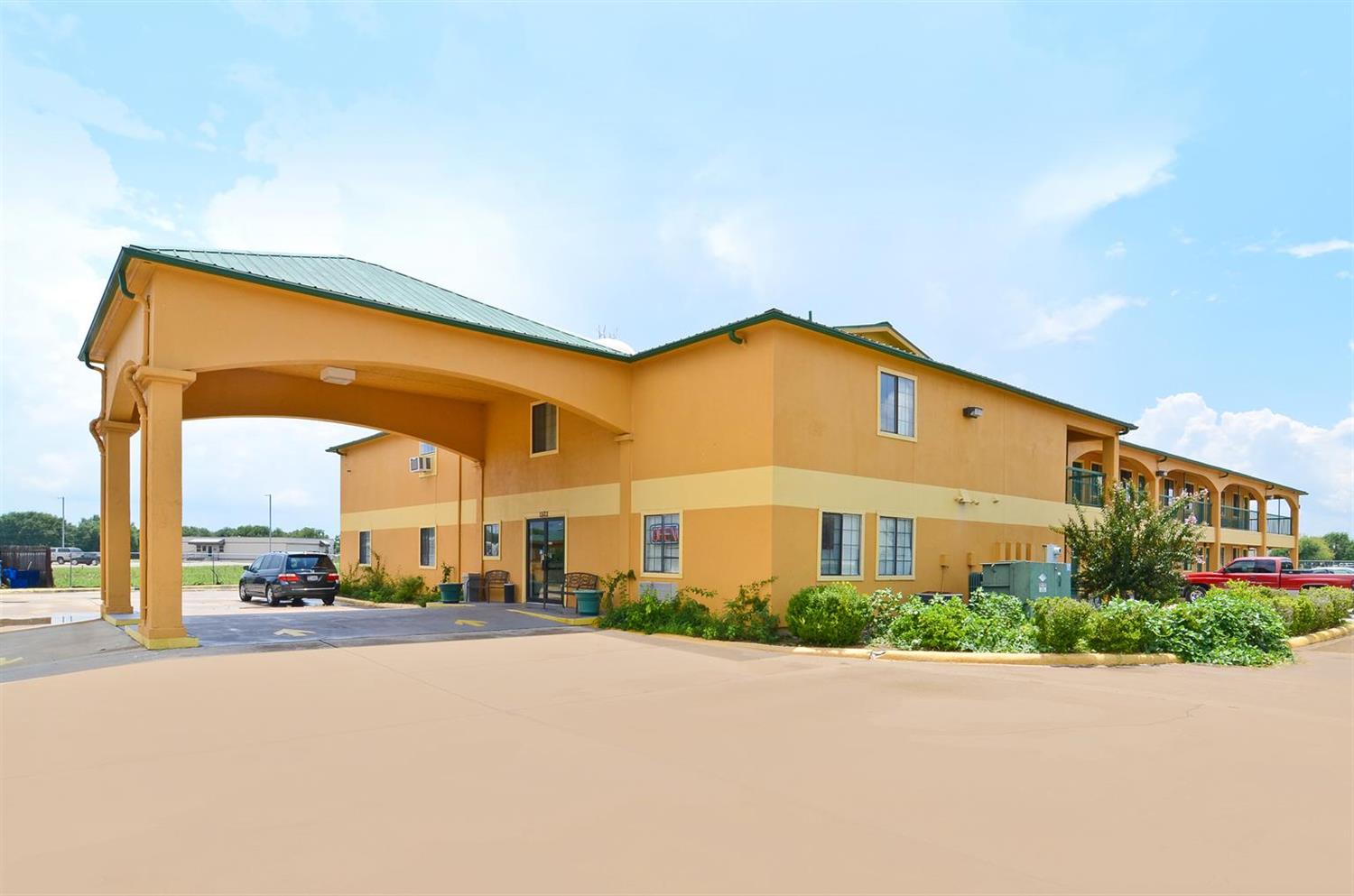 Hotel AMERICAS BEST VALUE INN AND SUITES SMITHVILLE