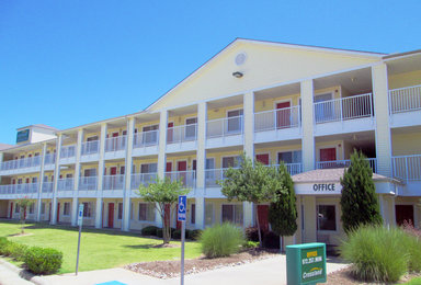 Hotel HOMETOWNE STUDIOS DALLAS - IRVING