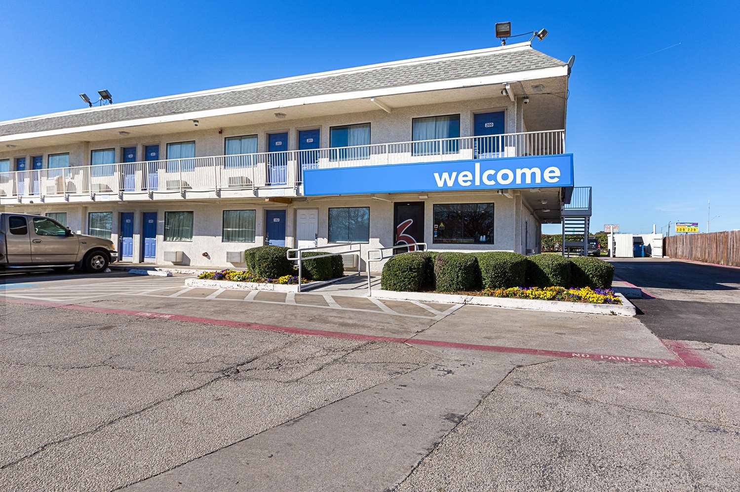 Hotel MOTEL 6 DALLAS - IRVING