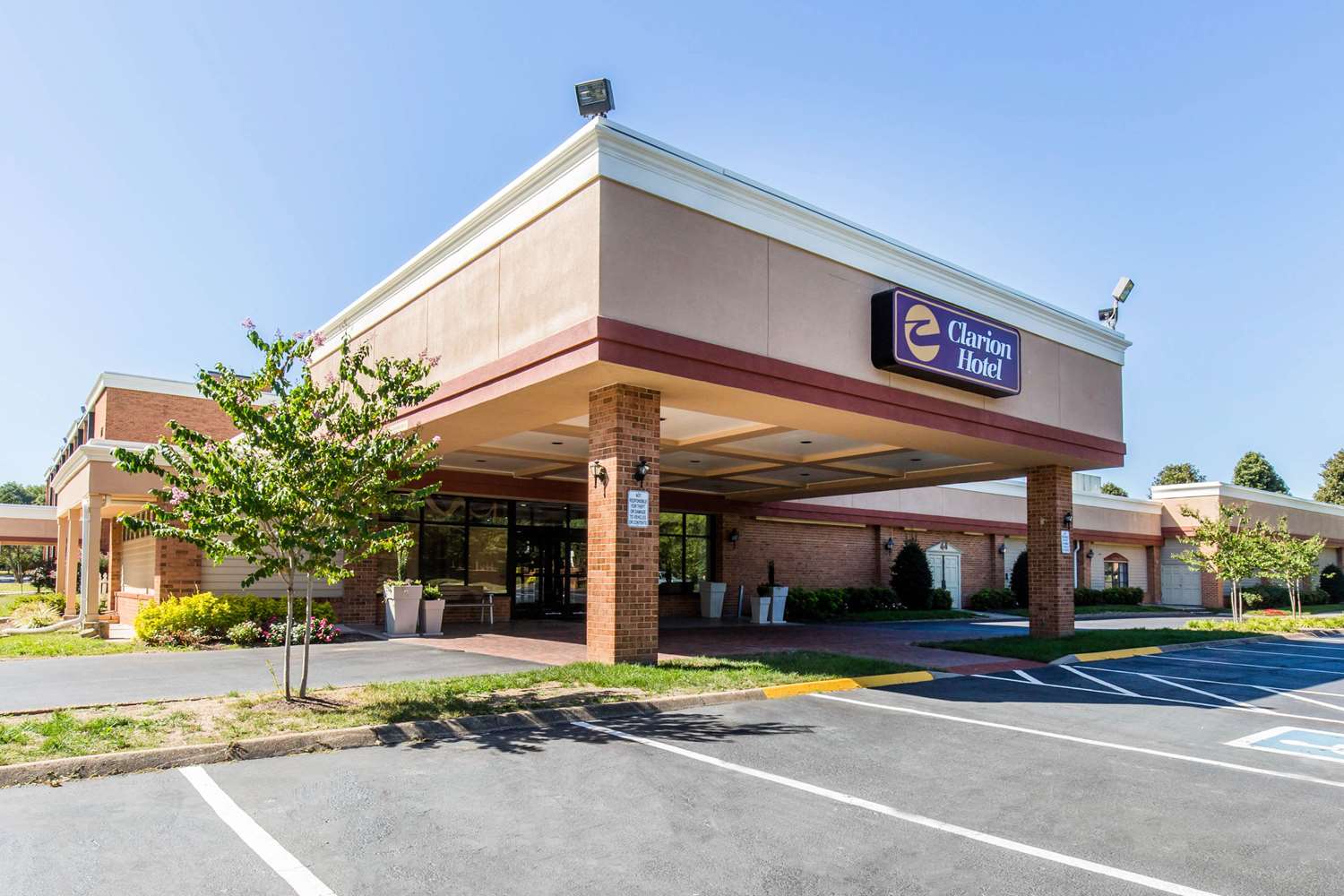 Hotel CLARION HOTEL WILLIAMSBURG