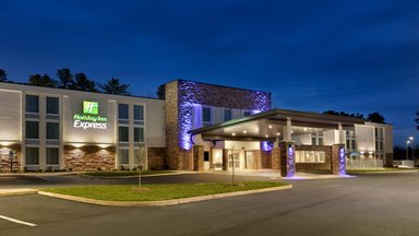 Hotel HOLIDAY INN EXPRESS WILLIAMSBRG BUSCH GARDENS AREA