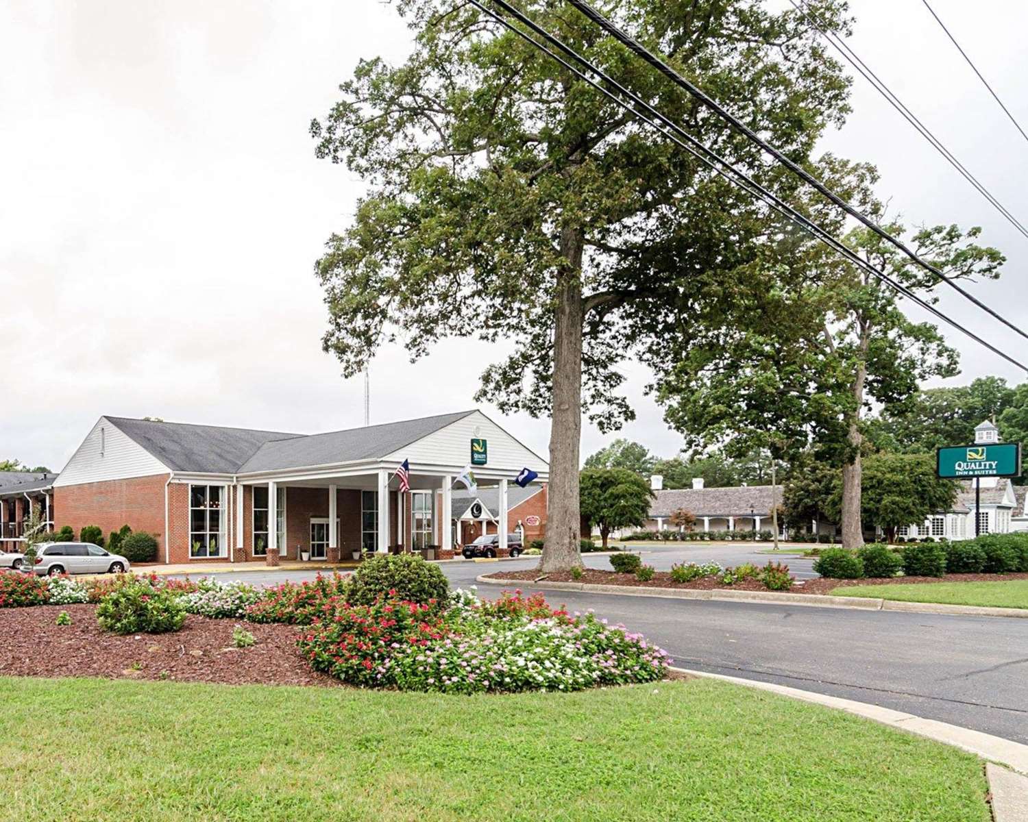 Hotel QUALITY INN & SUITES WILLIAMSBURG CENTRAL