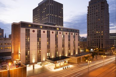 Hotel DOUBLETREE BY HILTON MILWAUKEE DOWNTOWN