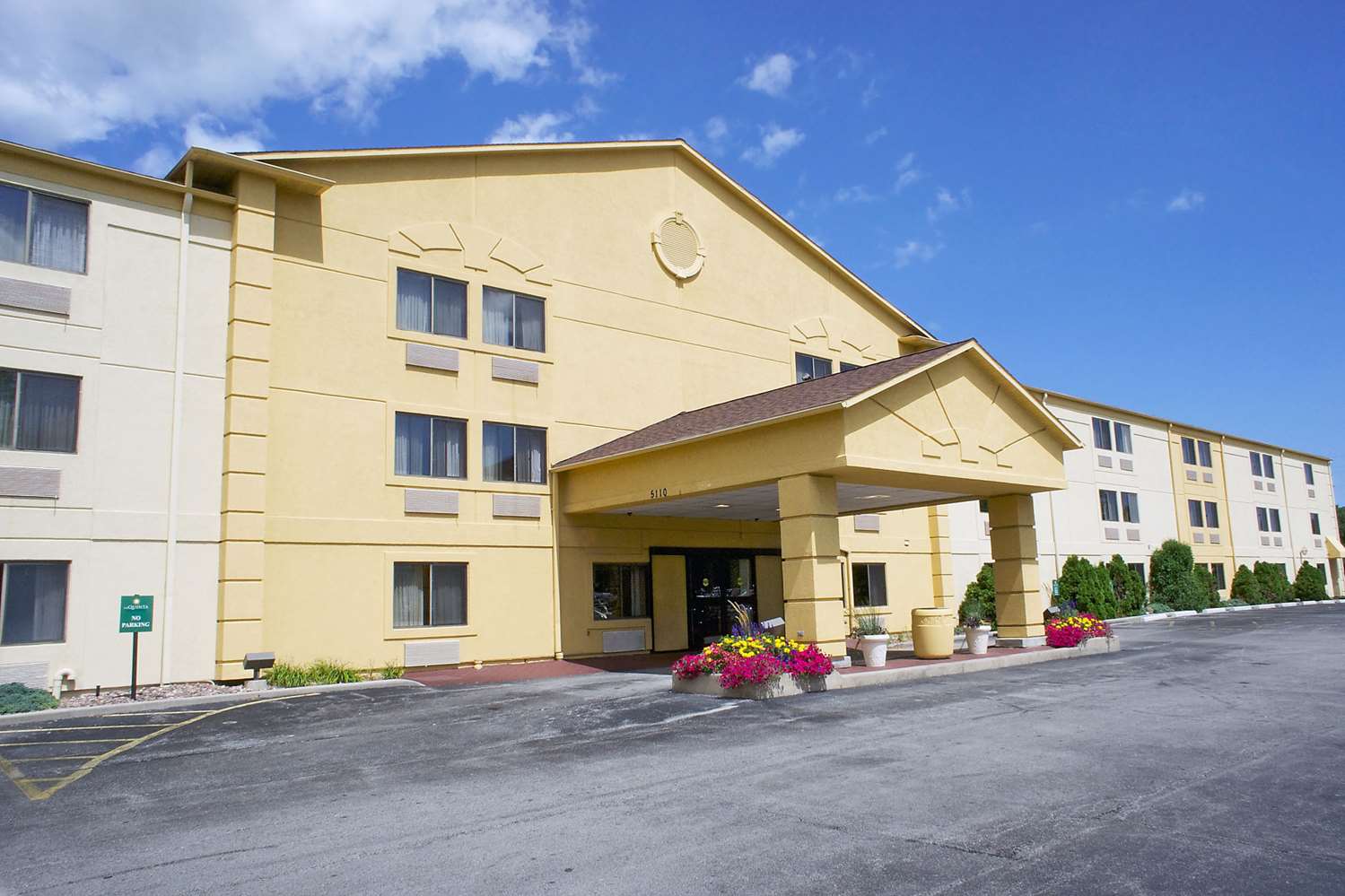Hotel LA QUINTA INN MILWAUKEE GLENDALE HAMPTON AVE