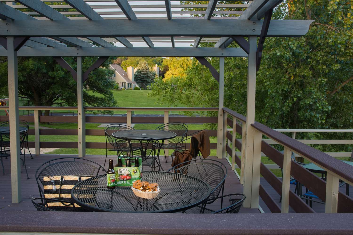 Hotel TAMARACK AND MIRROR LAKE RESORT