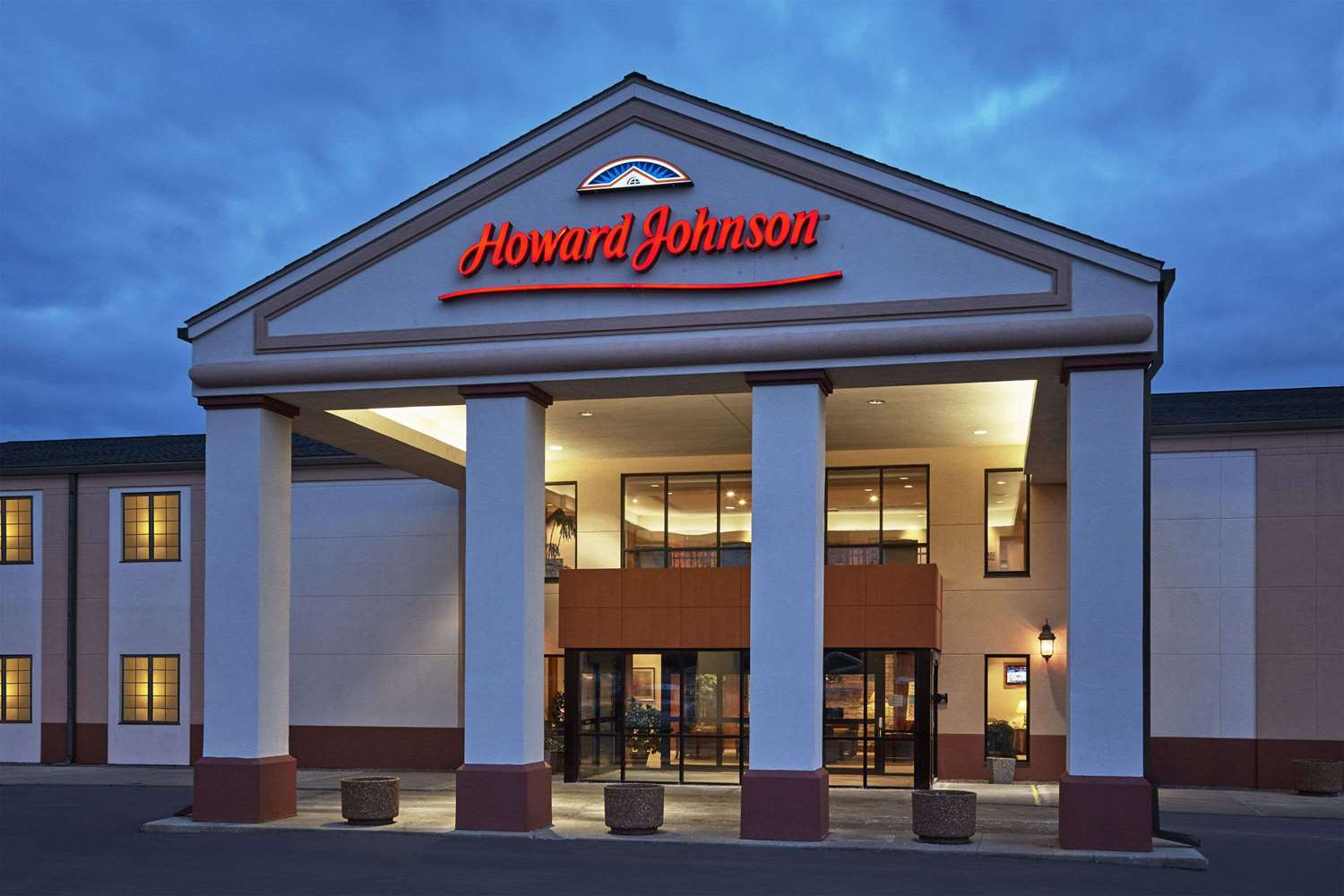 Hotel HOWARD JOHNSON PLAZA HOTEL MADISON