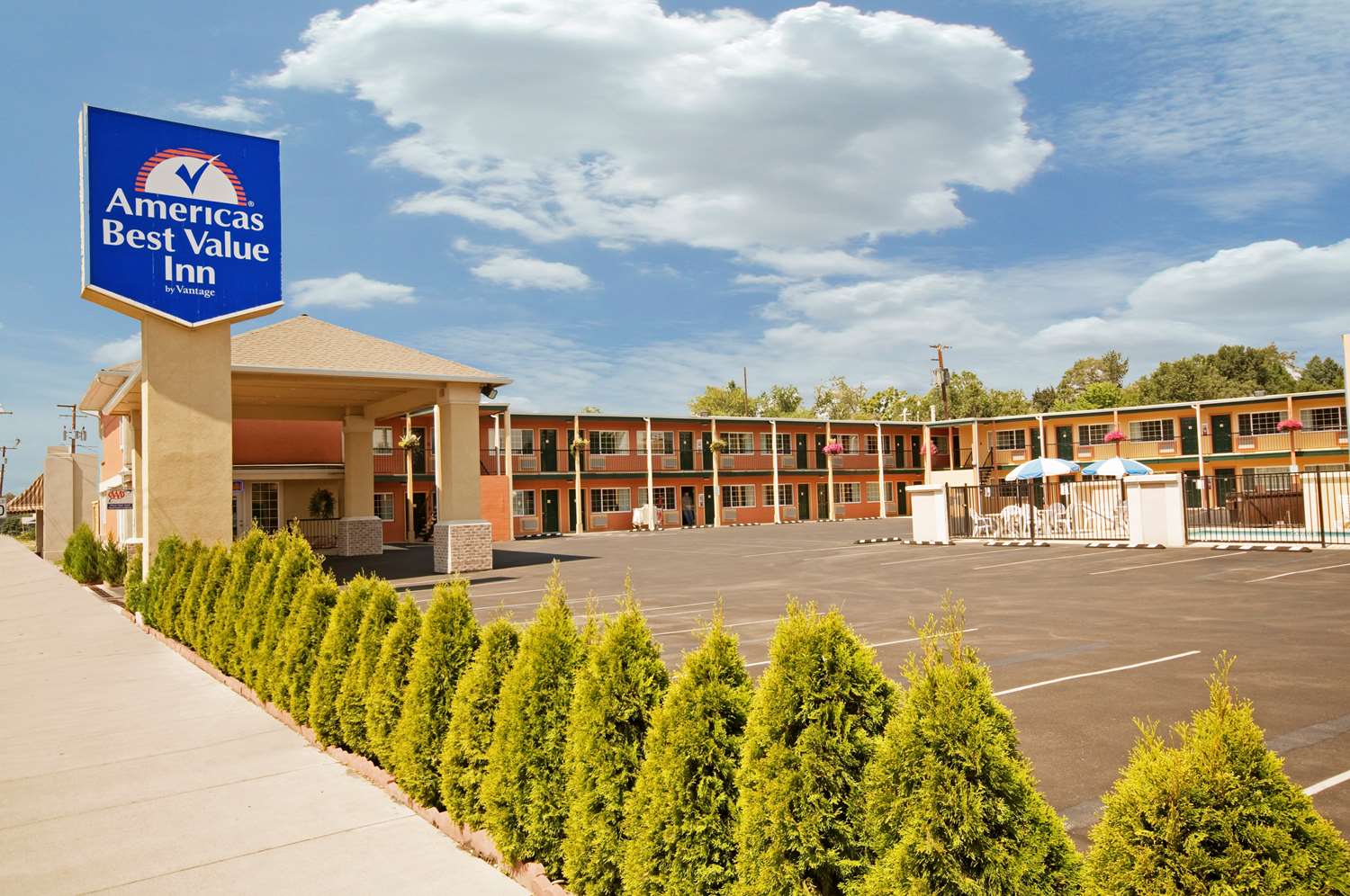 Hotel AMERICAS BEST VALUE INN