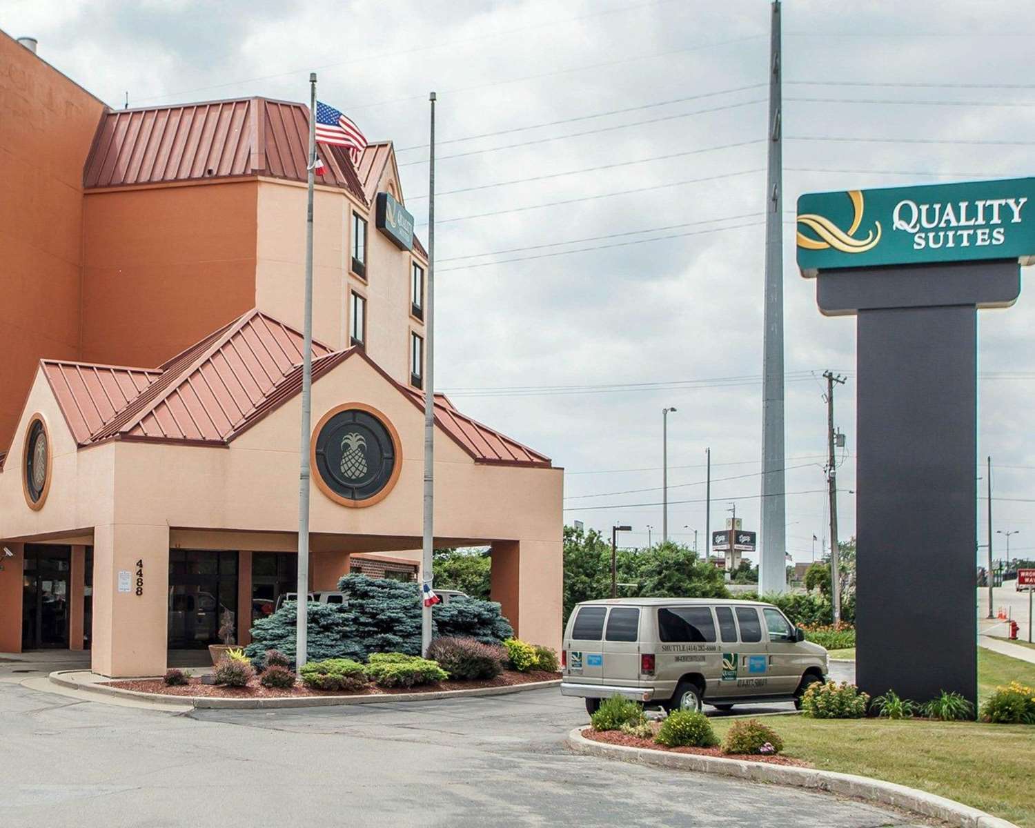 Hotel QUALITY SUITES MILWAUKEE AIRPORT