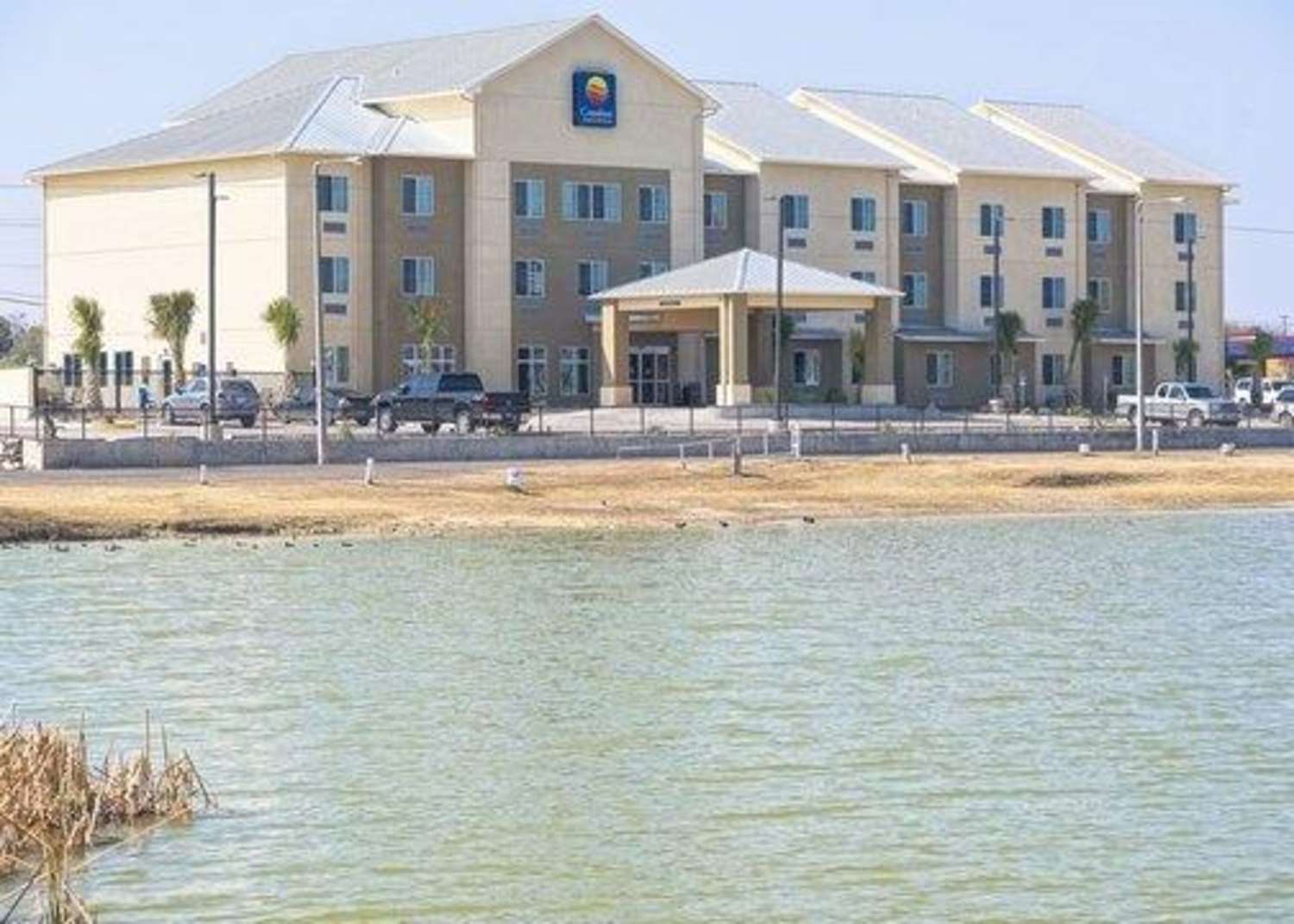 Hotel COMFORT INN & SUITES LAKESIDE