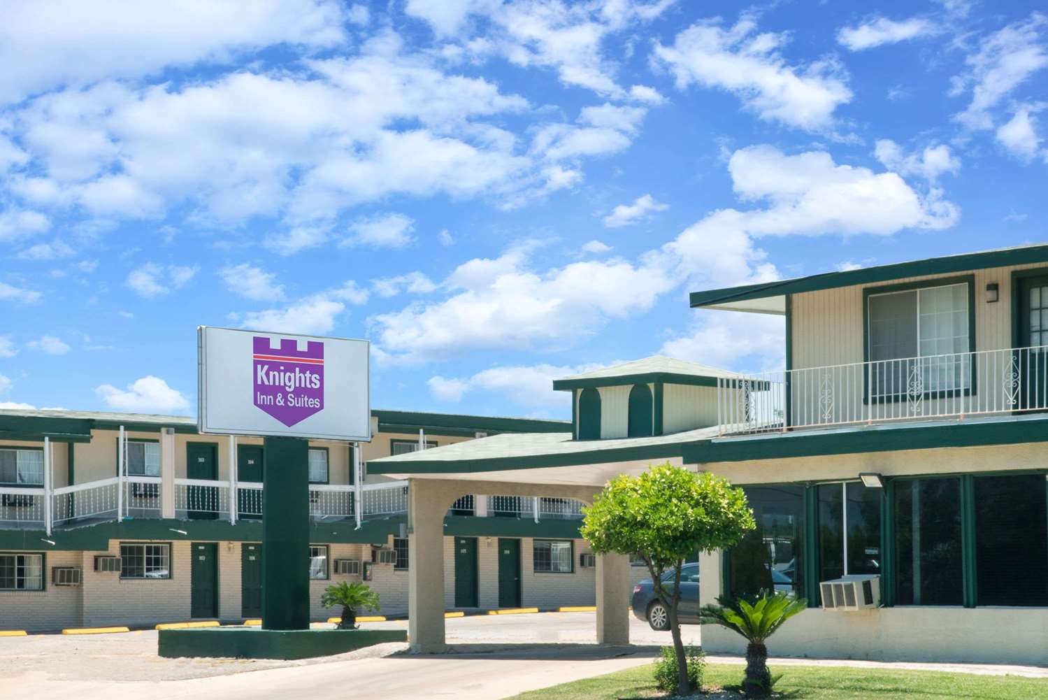 Hotel KNIGHTS INN & SUITES EAGLE PASS