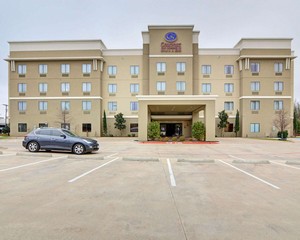 Hotel COMFORT SUITES NEAR NORTHEAST MALL