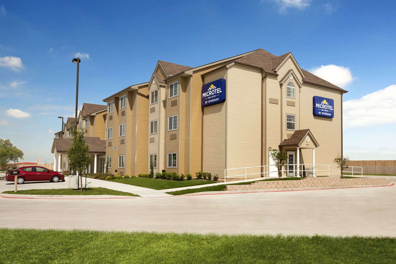 Hotel MICROTEL INN & SUITES BY WYNDHAM KENEDY