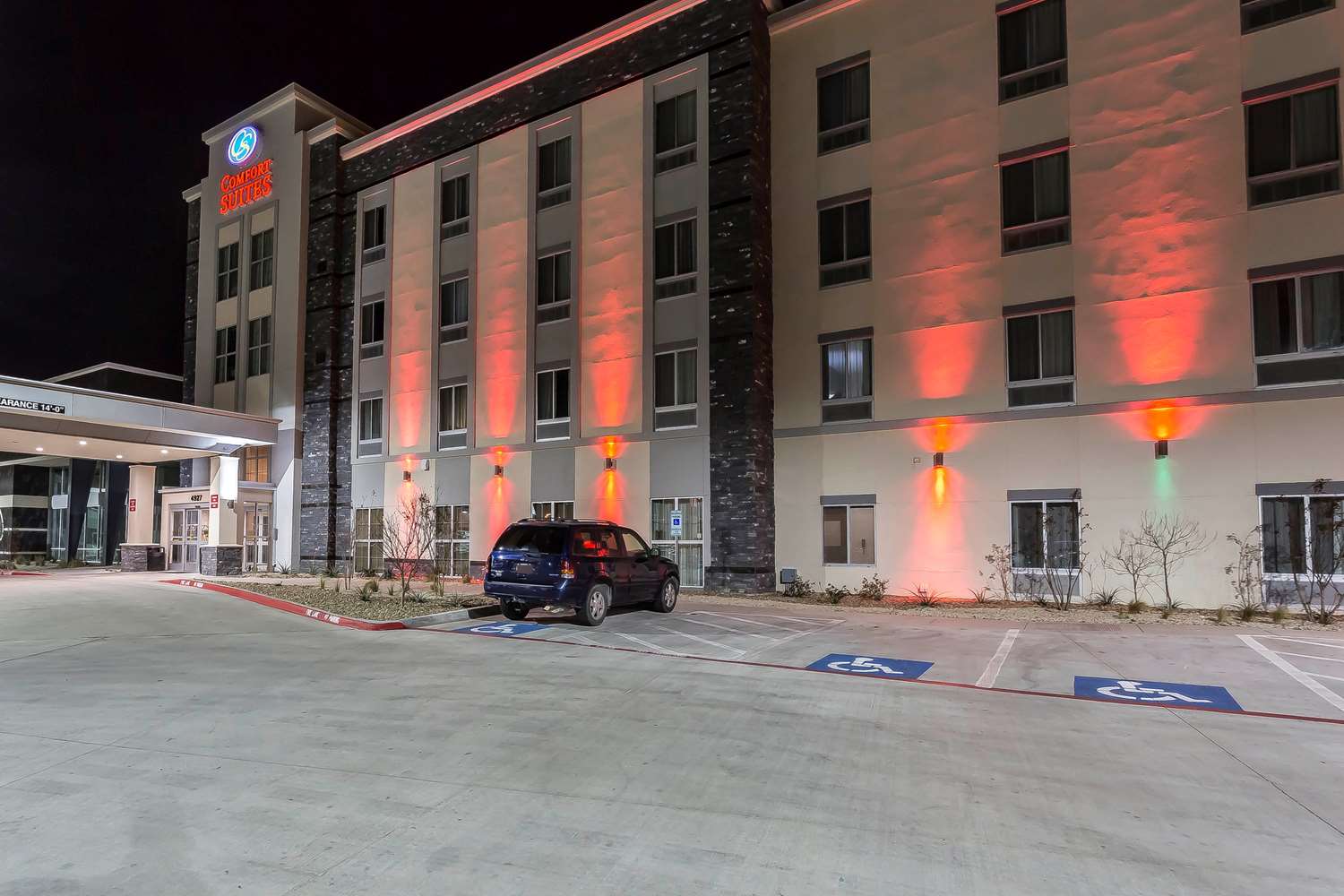 Hotel COMFORT SUITES UNIVERSITY