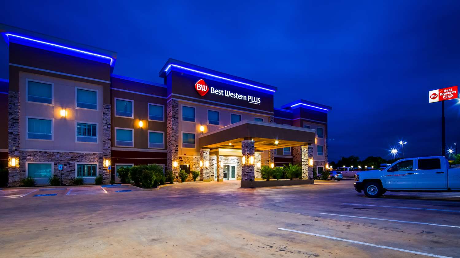 Hotel BEST WESTERN PLUS DILLEY INN & SUITES