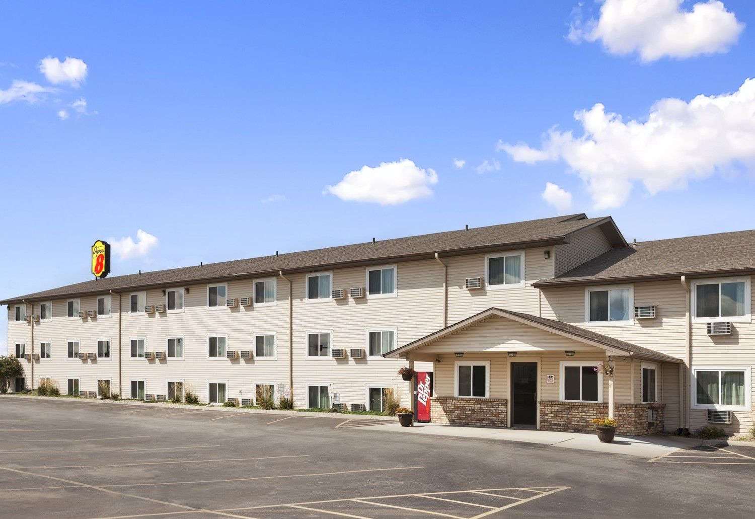 Hotel SUPER 8 BY WYNDHAM, COUNCIL BLUFFS IA OMAHA NE AREA