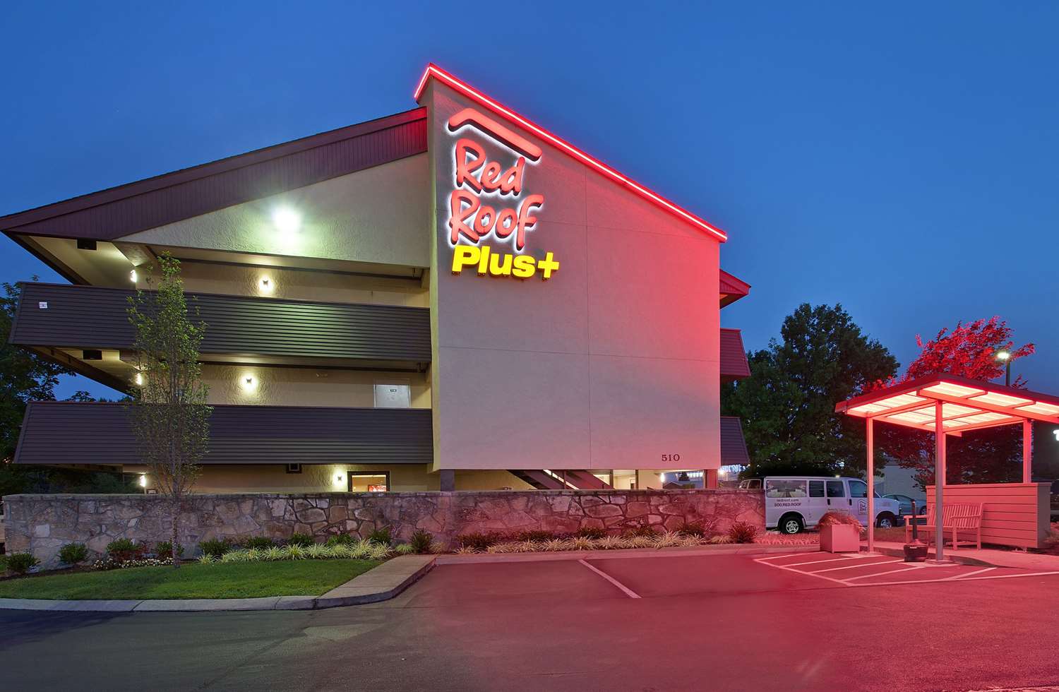 Hotel RED ROOF PLUS+ NASHVILLE AIRPORT