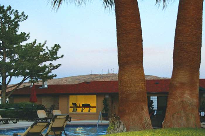 Hotel DESERT GARDEN INN, A TRADEMARK
