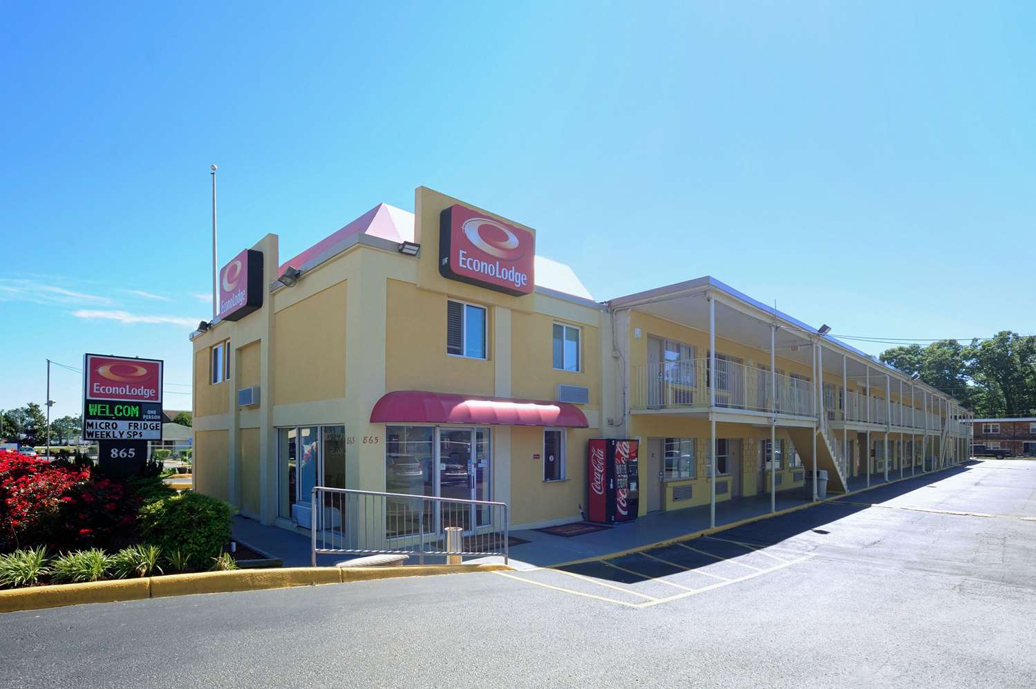 Hotel ECONO LODGE AT MILITARY CIRCLE