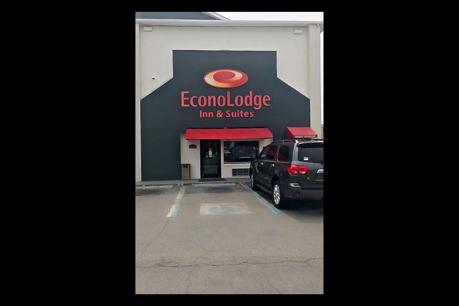 Hotel ECONO LODGE INN & SUITES I-64 & US 13