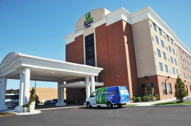Hotel HOLIDAY INN EXPRESS & SUITES NORFOLK AIRPORT