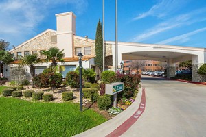 Hotel QUALITY INN & SUITES NORTH RICHLAND HILLS