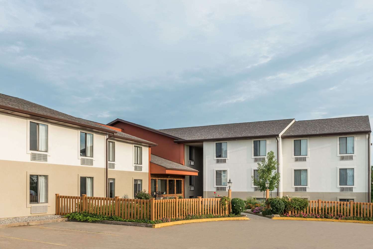 Hotel SUPER 8 COLUMBIA CLARK LANE