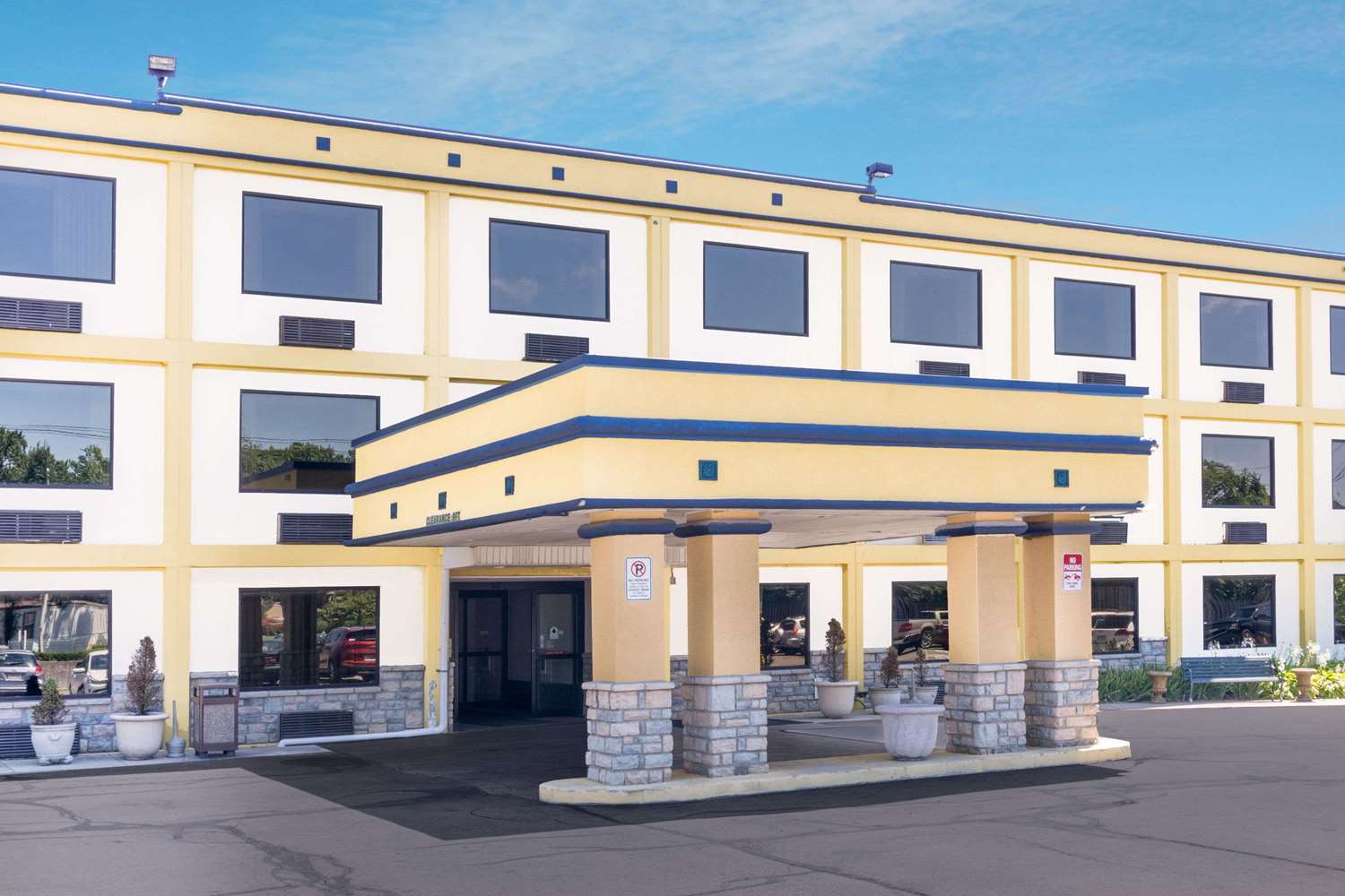 Hotel DAYS INN BY WYNDHAM COLUMBUS AIRPORT