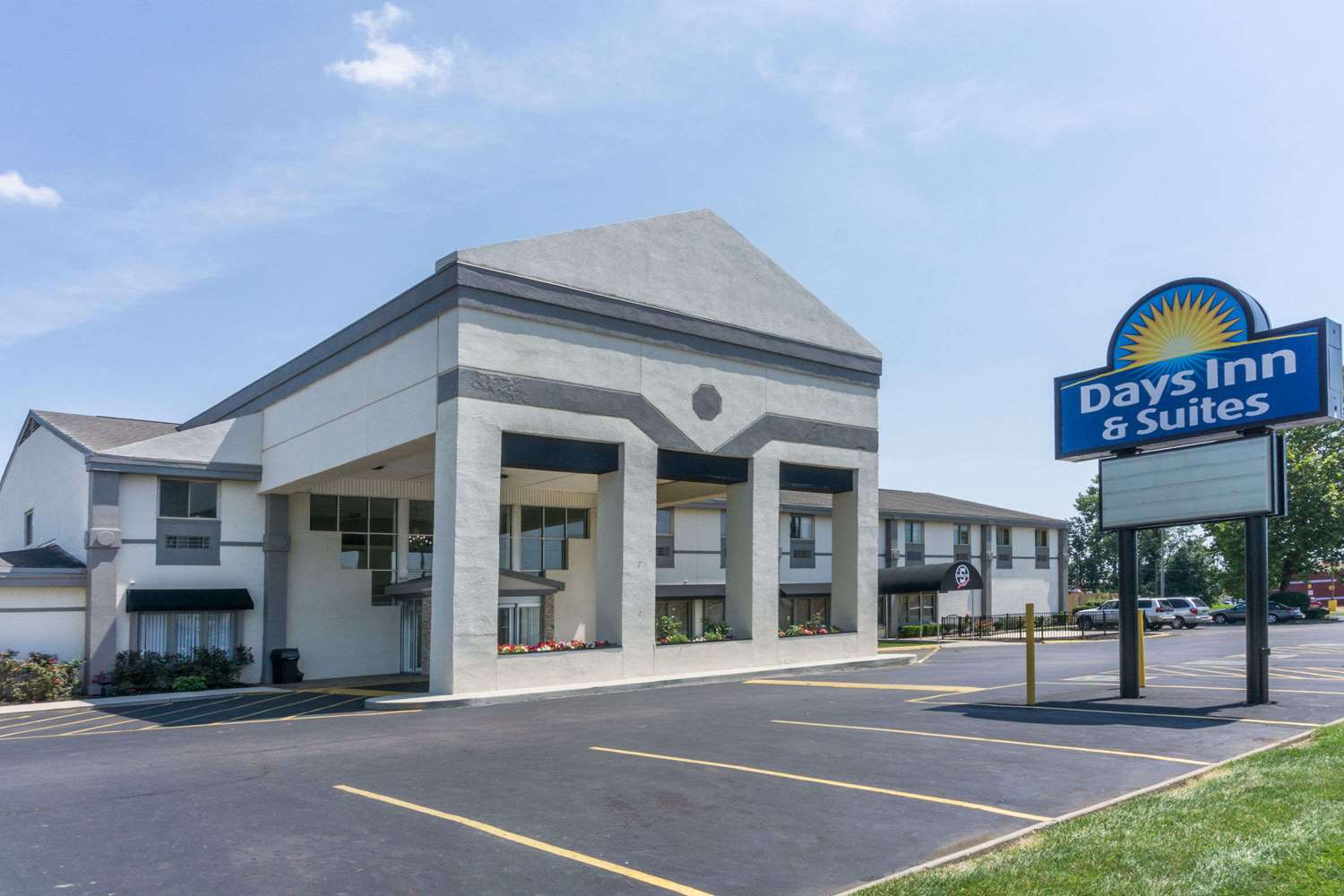 Hotel DAYS INN & SUITES COLUMBUS EAST AIRPORT