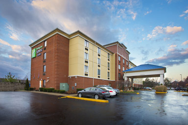 Hotel HOLIDAY INN EXPRESS & SUITES COLUMBUS AIRPORT