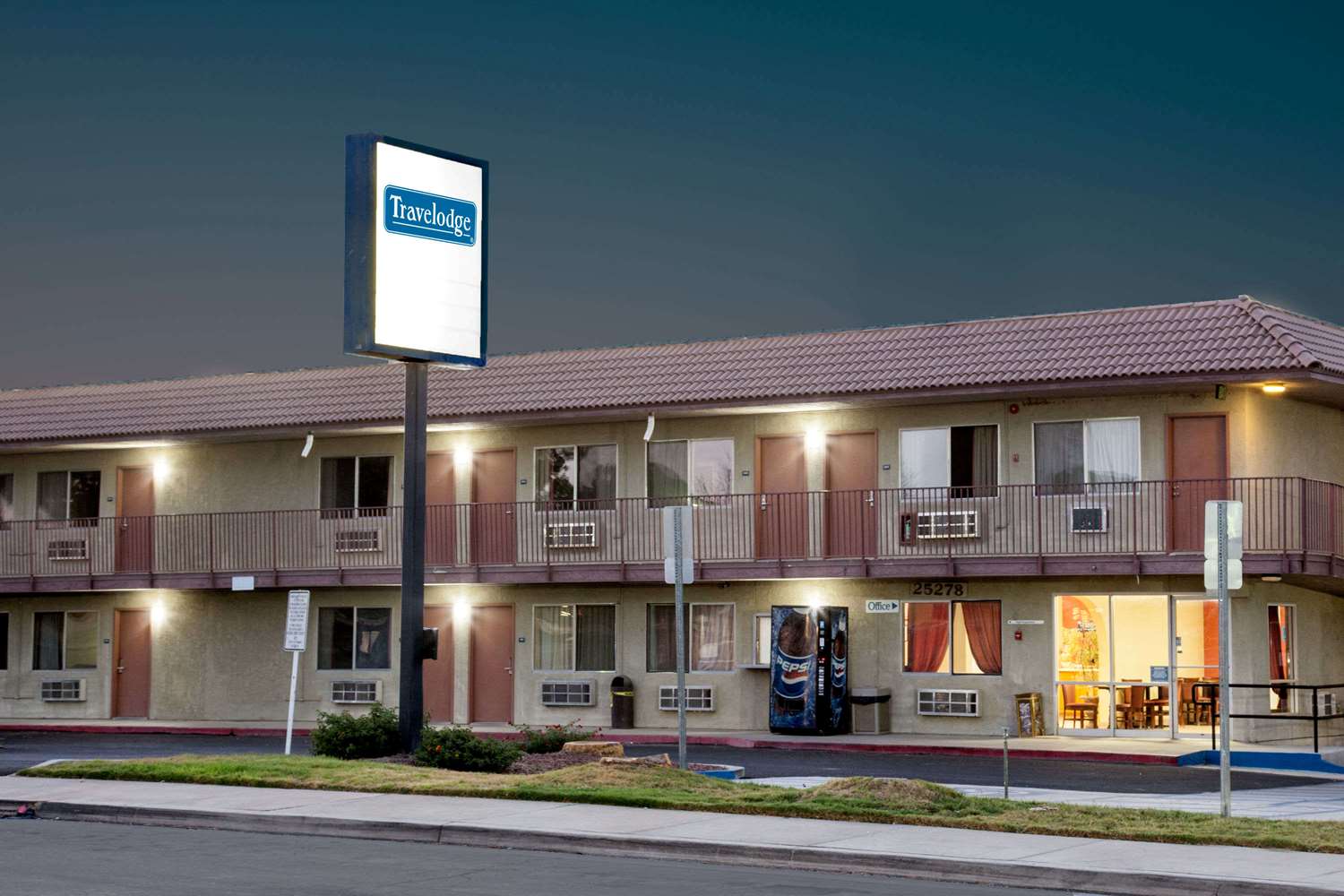 Hotel TRAVELODGE BY WYNDHAM, COALINGA