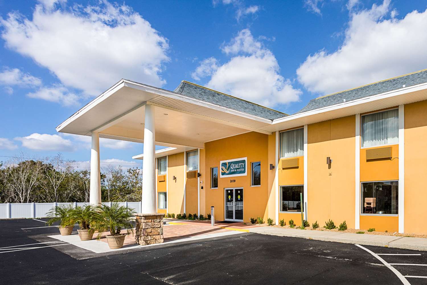Hotel QUALITY INN AND SUITES HERITAGE PAR