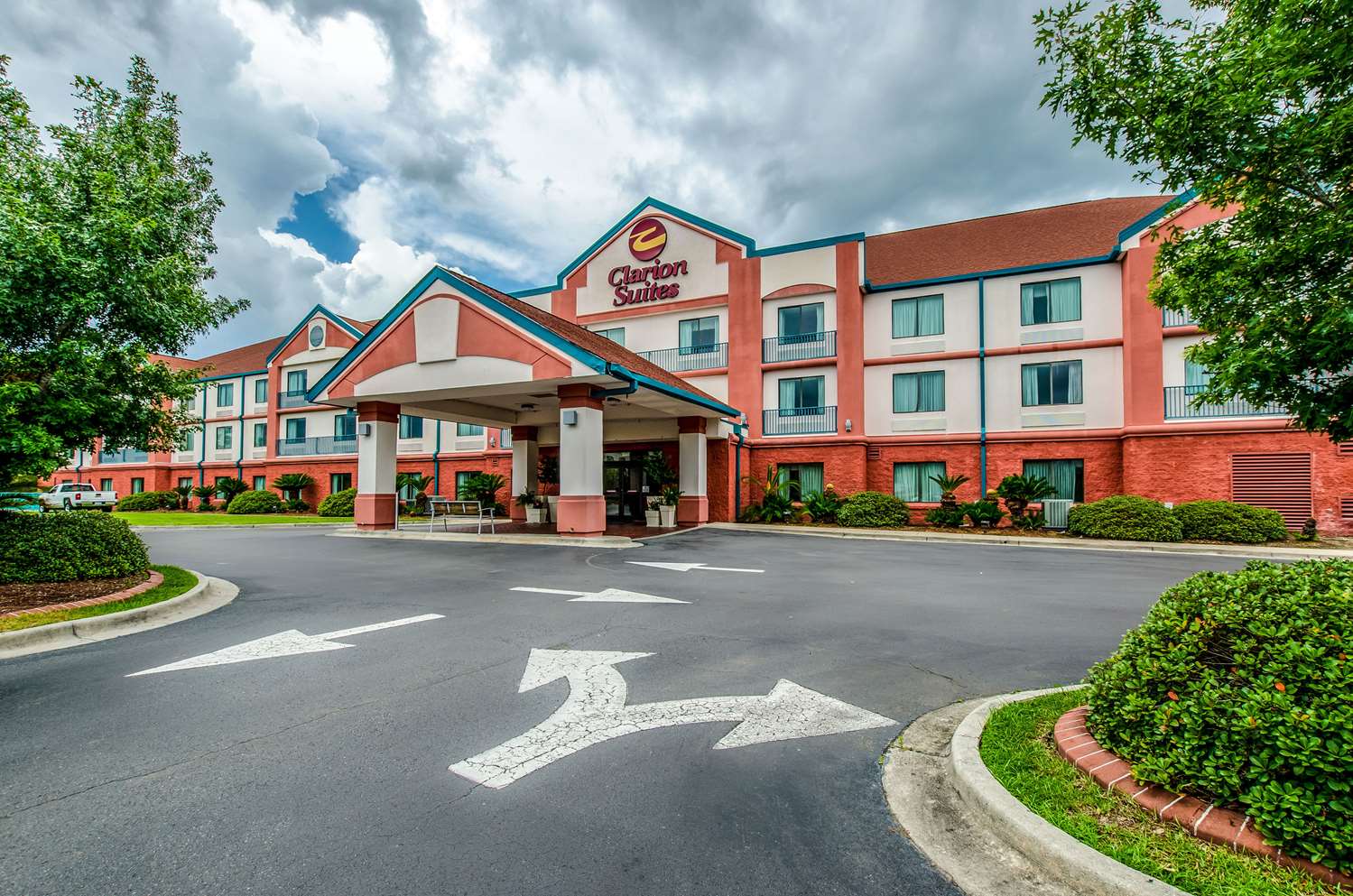 Hotel CLARION SUITES CONFERENCE CENTER NEAR I-95