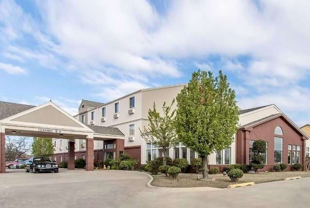 Hotel QUALITY INN MOORE