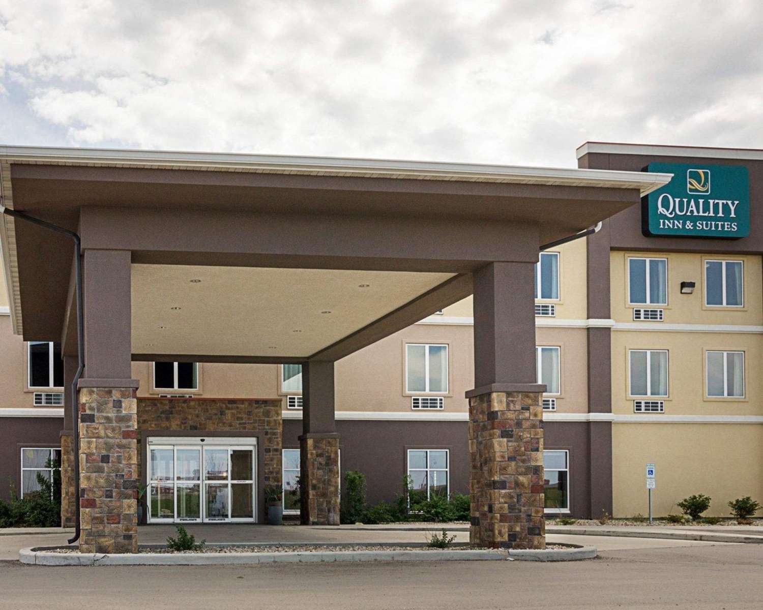 Hotel QUALITY INN & SUITES MINOT