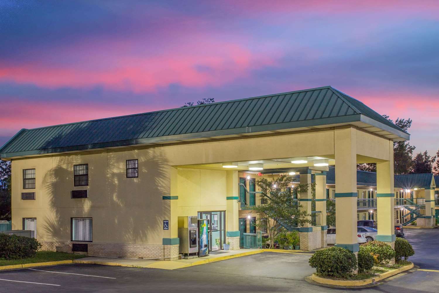 Hotel SUPER 8 COLUMBIA