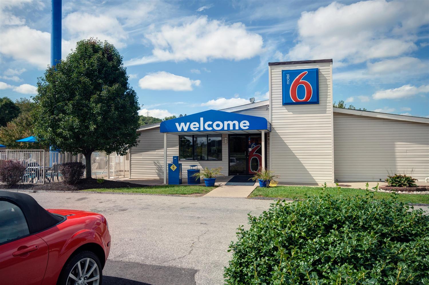 Hotel MOTEL 6 CHARLESTON WEST - CROSS LANES WV