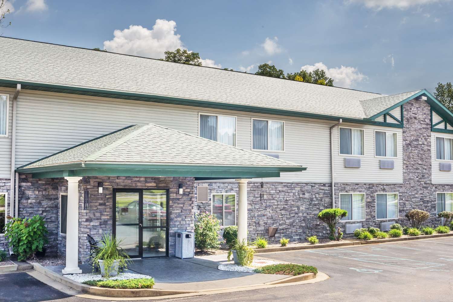 Hotel SUPER 8 LOUISA