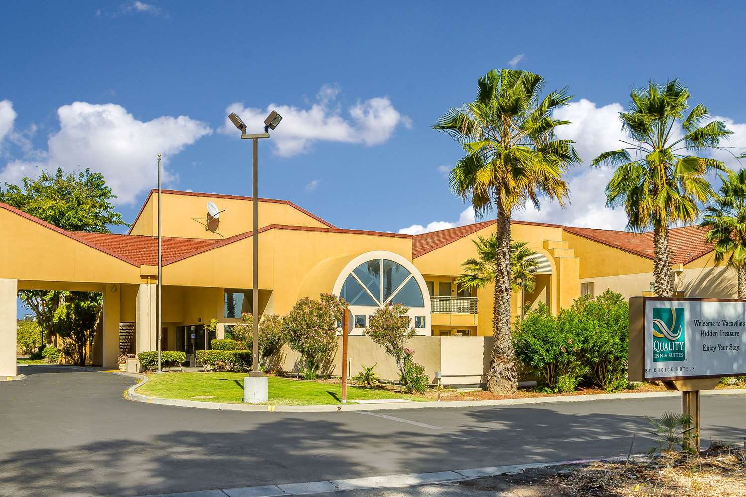 Hotel QUALITY INN & SUITES VACAVILLE