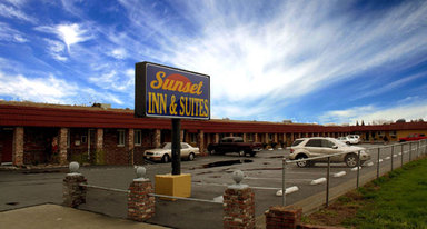 Hotel SUNSET INN AND SUITES