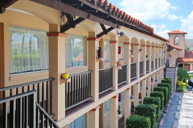 Hotel LA FIESTA OCEAN INN AND SUITES