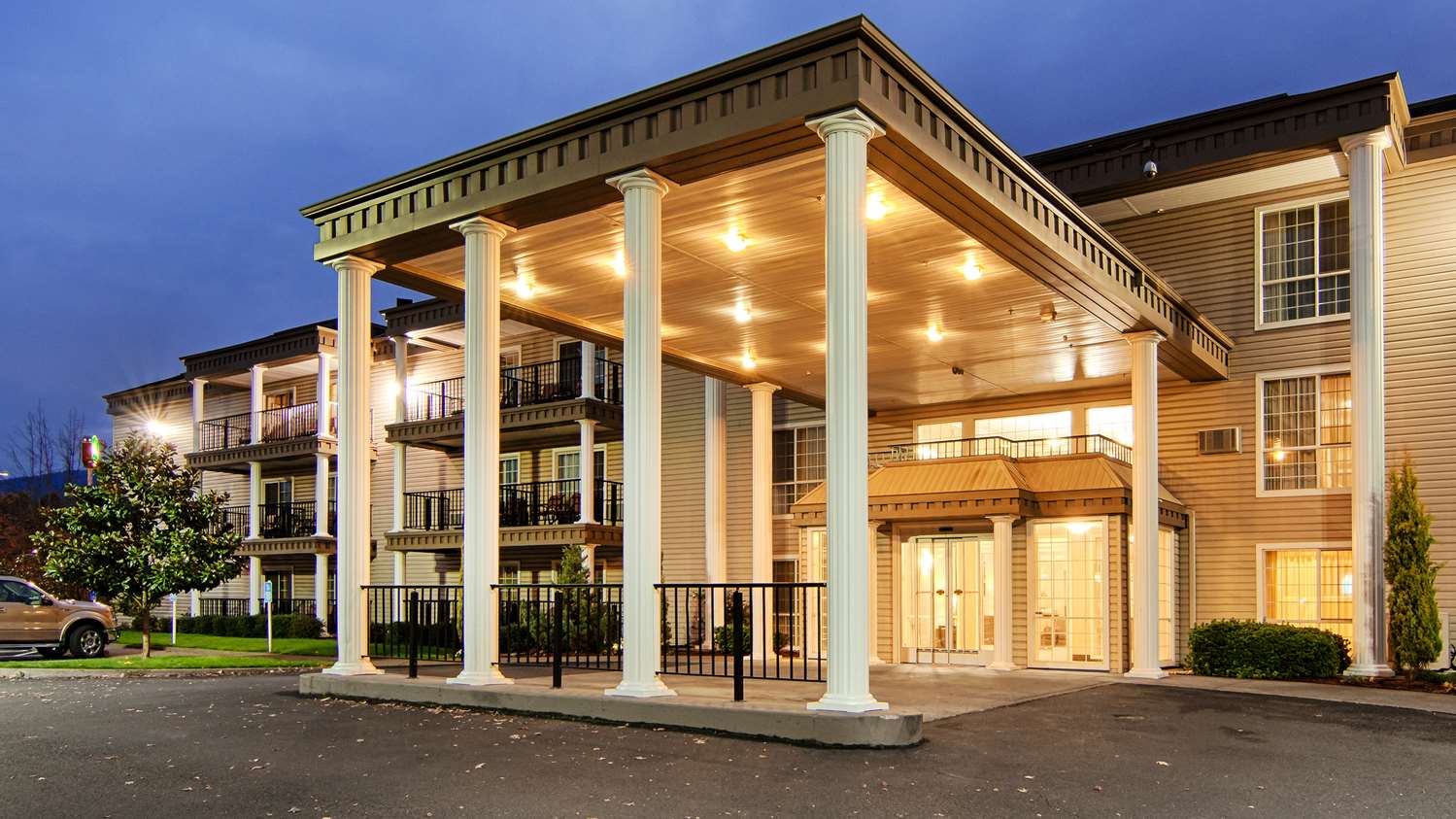 Hotel BEST WESTERN GRAND MANOR INN