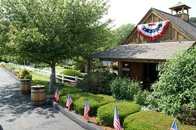 Hotel HOLIDAY HILL INN AND SUITES