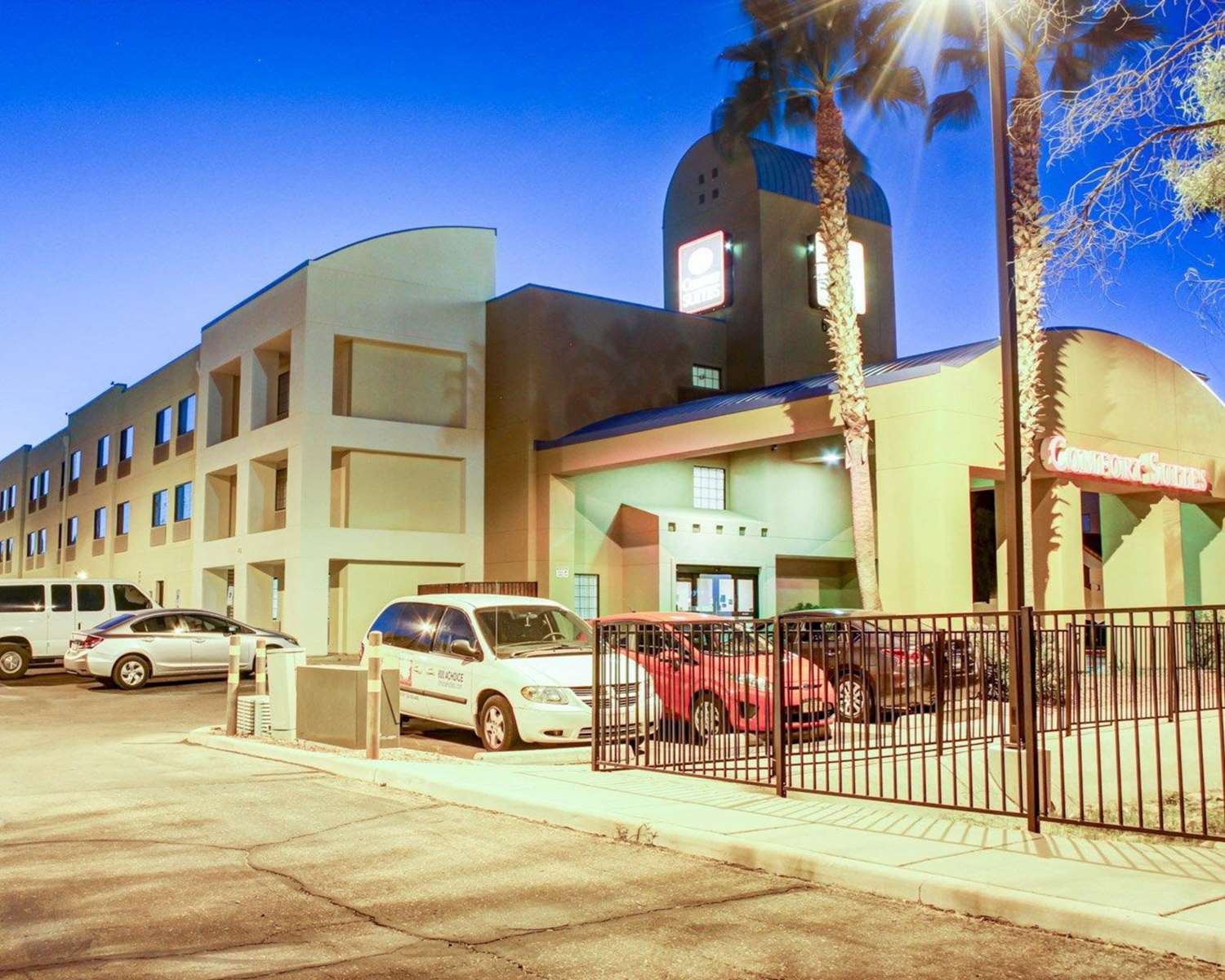 Hotel COMFORT SUITES AIRPORT