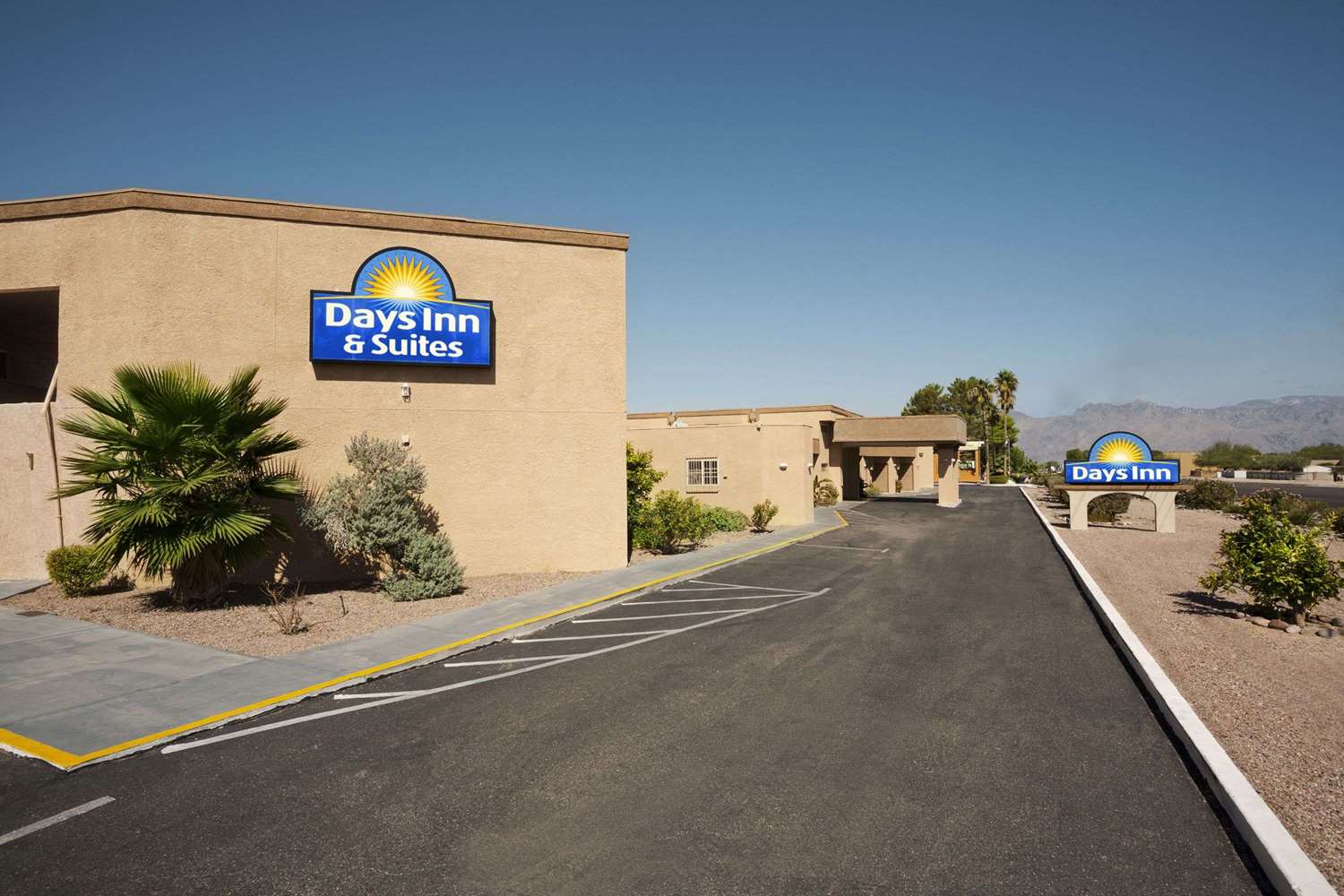 Hotel DAYS INN & SUITES BY WYNDHAM TUCSON AZ